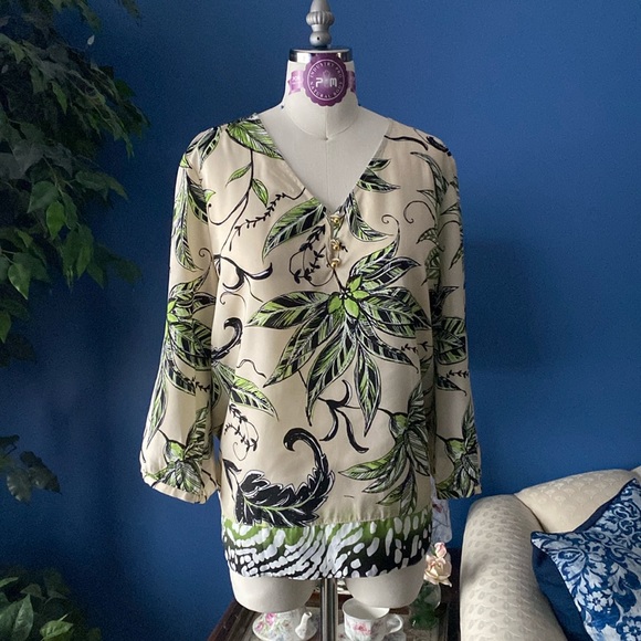 Chico’s Tan and Green Floral Printed 3/4 Blouse - Picture 1 of 9
